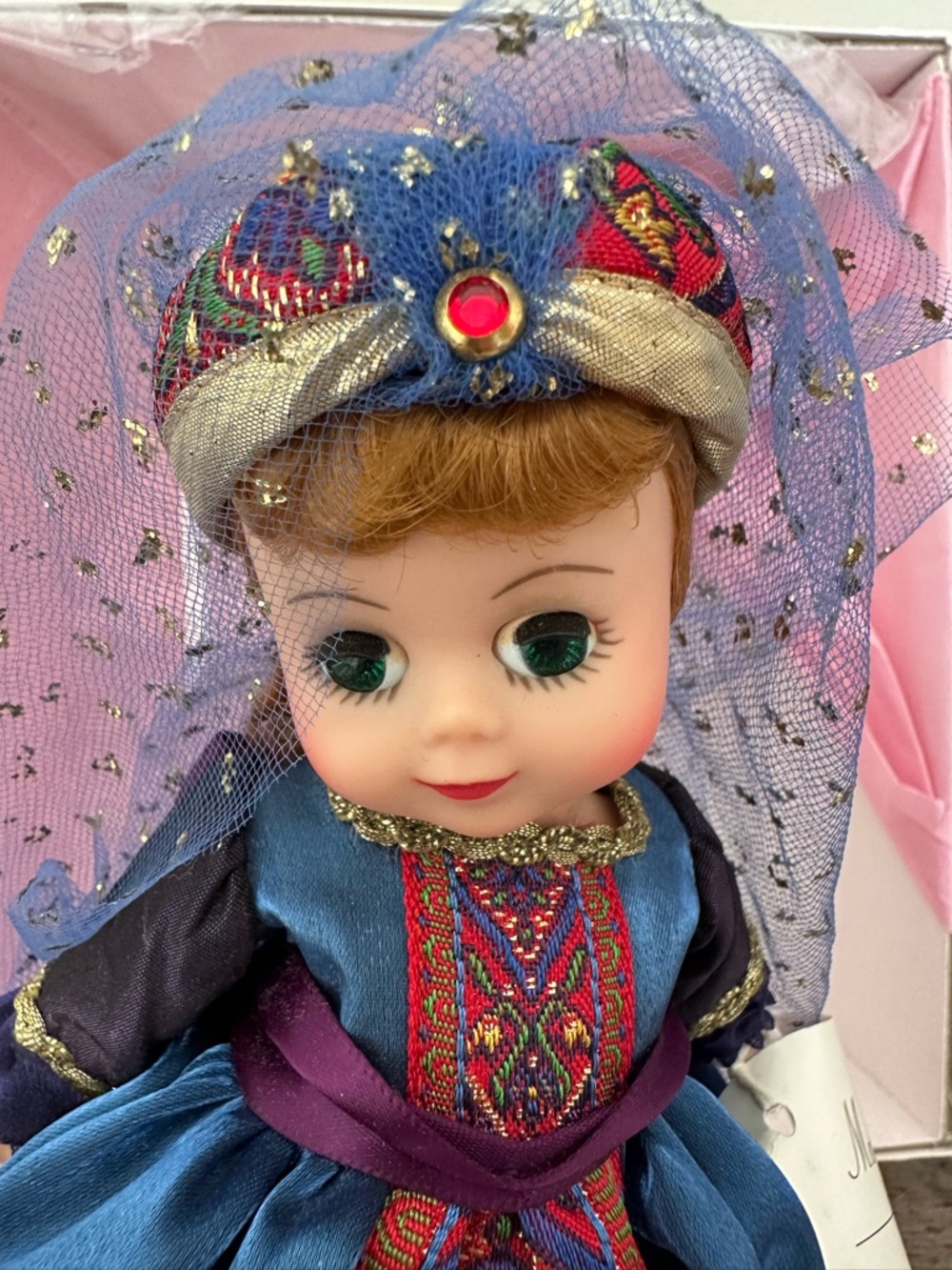 Duchess Alice in Wonderland Madame Alexander Legends 8” doll in box vintage - Picture 3 of 9